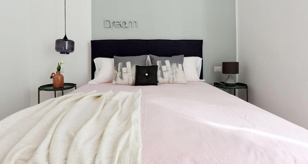 JOIVY Blooming House