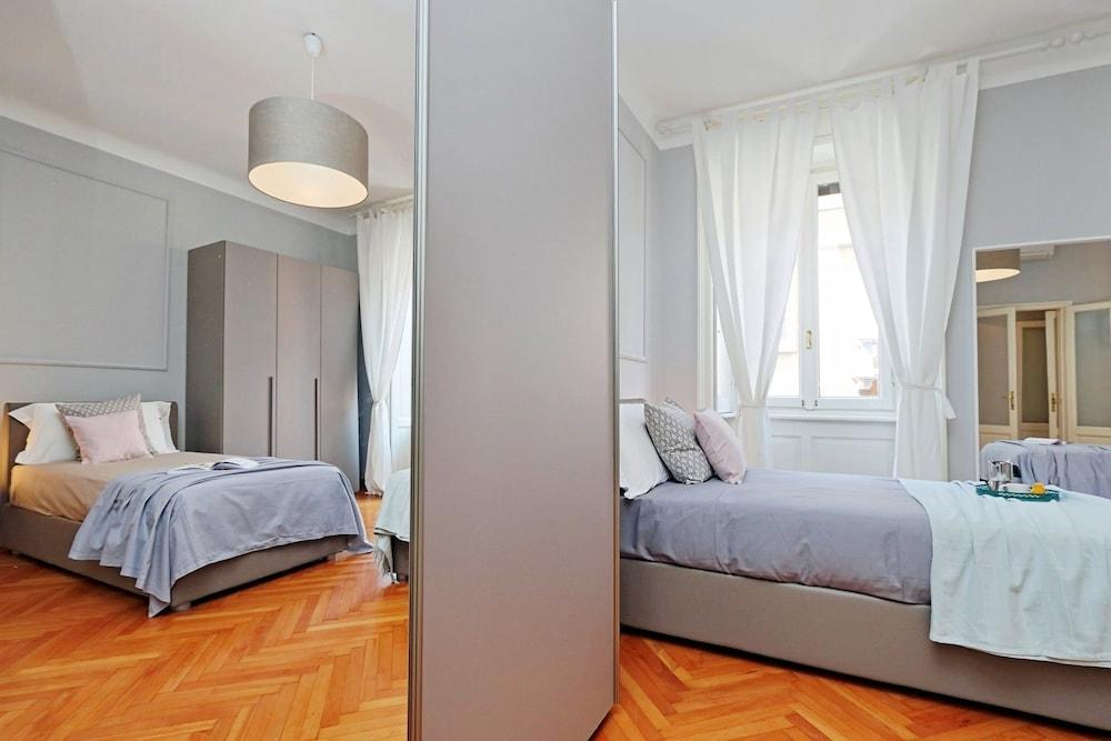 JOIVY Austere Elegance