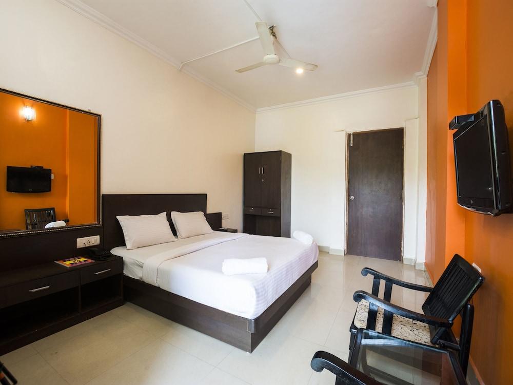 OYO 832 near Calangute KFC