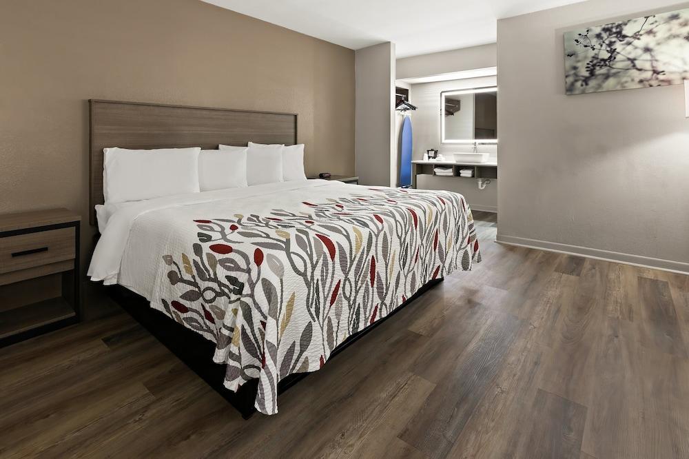 Red Roof Inn & Suites Monroe, NC