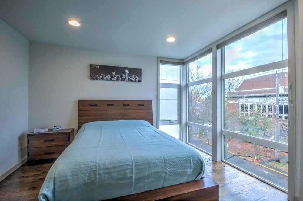 Modern Home with Rooftop Oasis