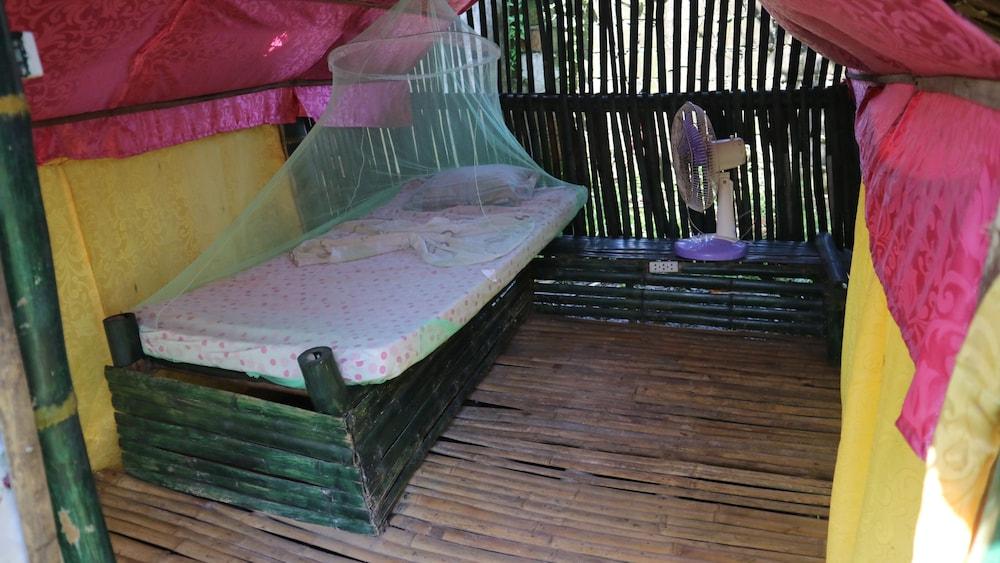 Treasure Isle Guesthouse - Hostel