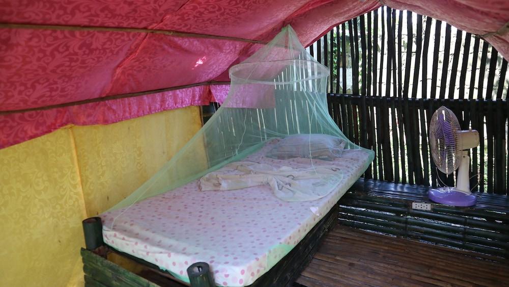 Treasure Isle Guesthouse - Hostel