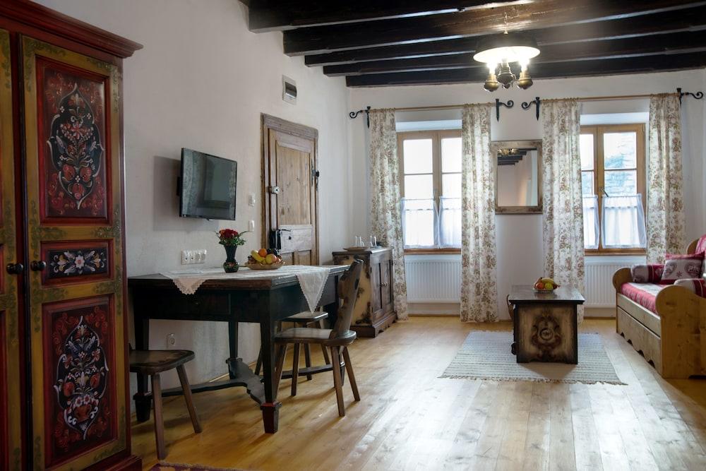 Taschler Haus Boutique