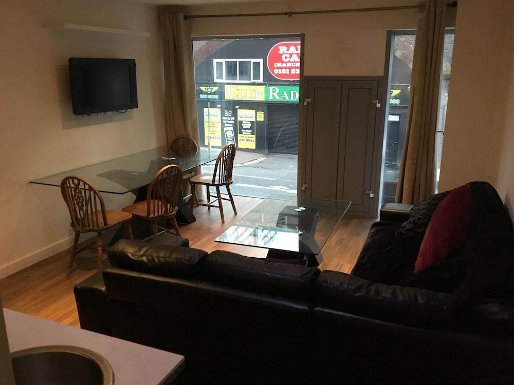 Whitworth Street Apartments