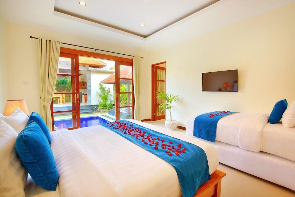 Nicola Villa Seminyak Beachside