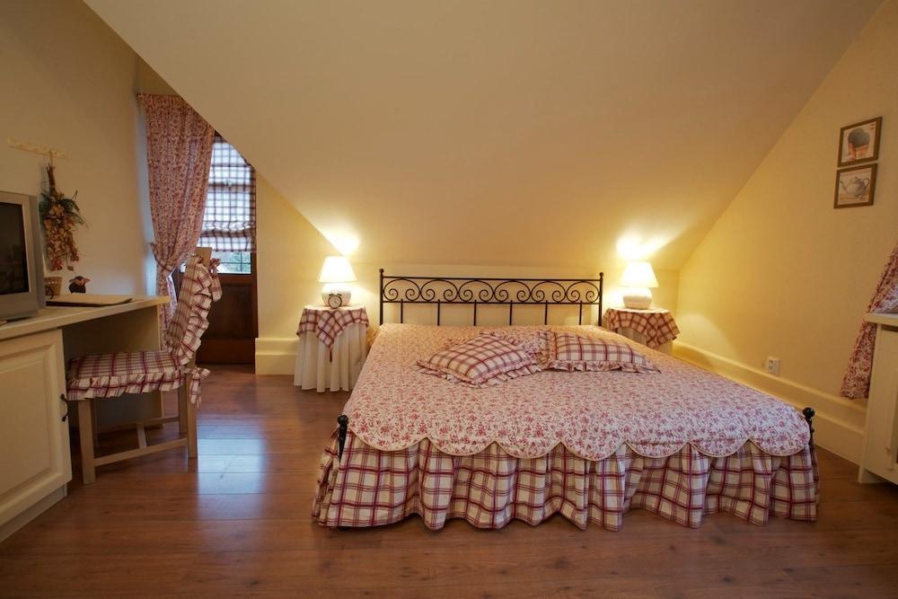 Villa Rosa Restaurant & Pension