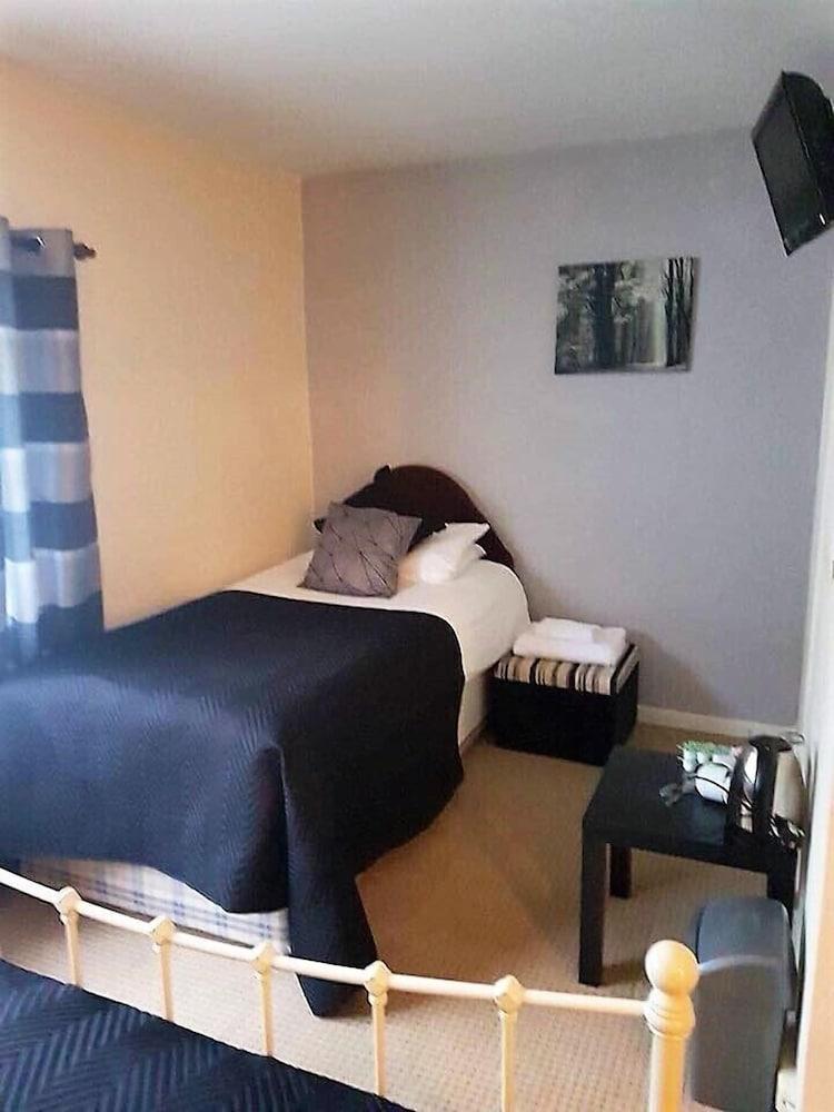 The Lamb and Flag Inn