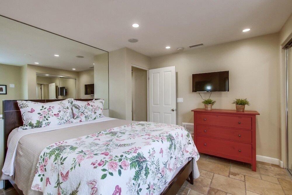 Manhattan Townhome #722