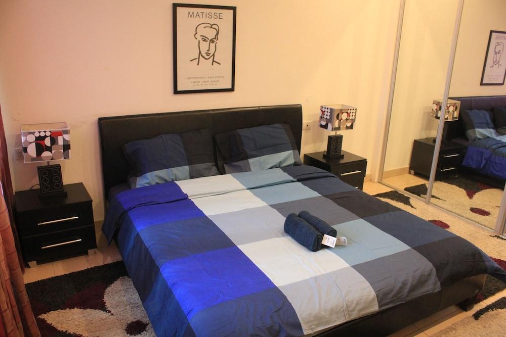 Modern Resort like with pool