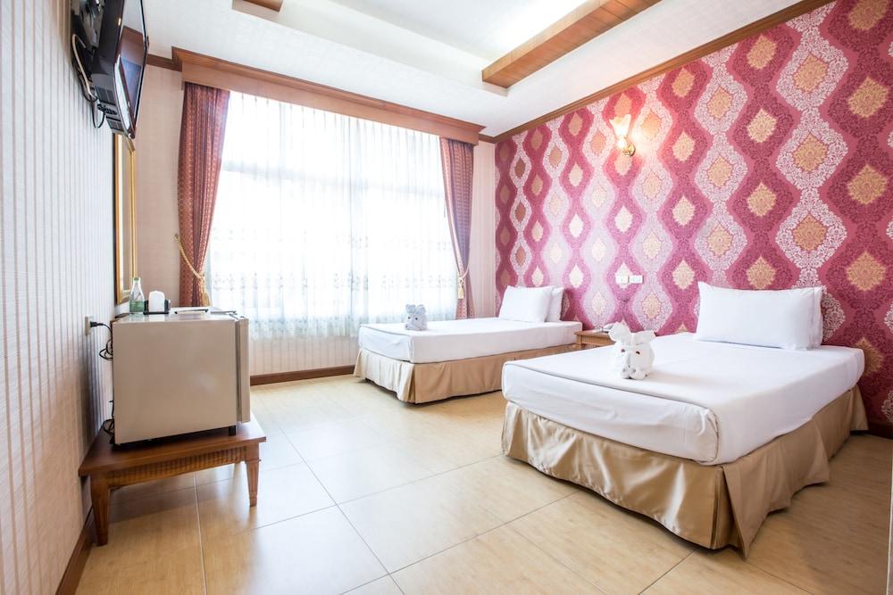 Juntra Resort and Hotel