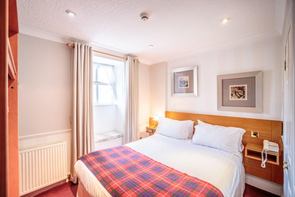 The Waterfront Hotel & Bistro