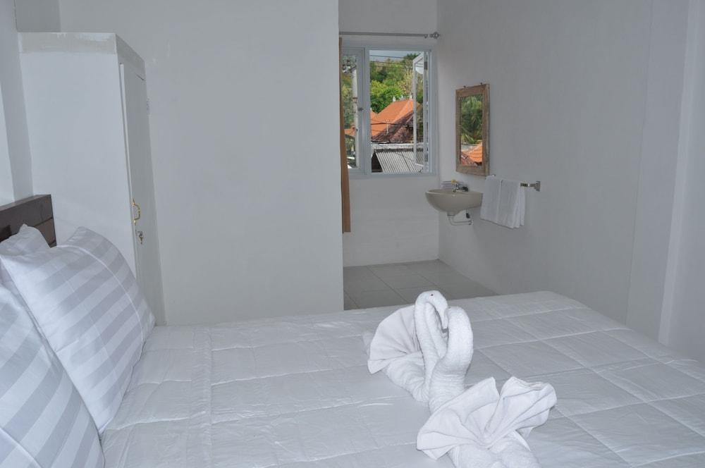 Cemara's Beach Homestay