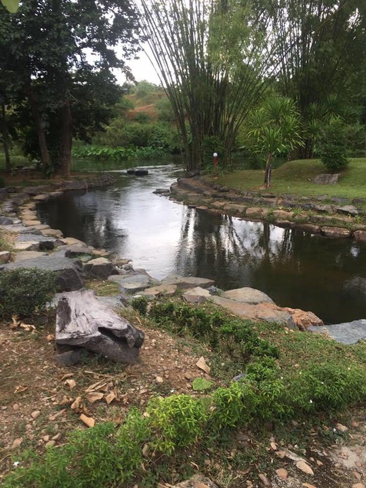 Baan Phukaotoknam Resort