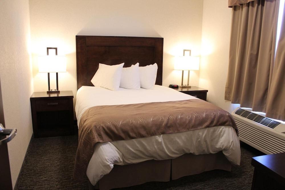 Prairie Moon Inn & Suites Macklin