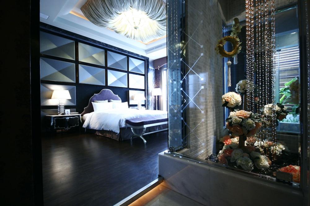 THE YORKER De'luxe Motel