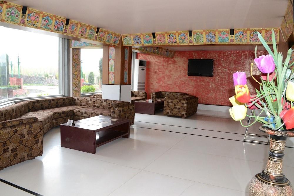 ADB Rooms Hotel Silver Star