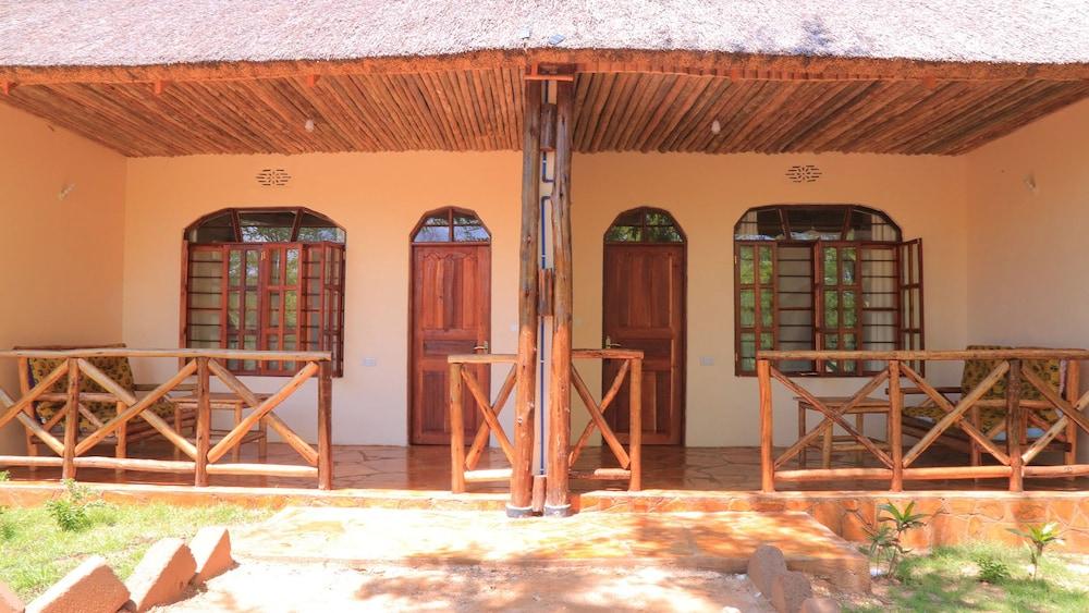 Mikumi Adventure Lodge