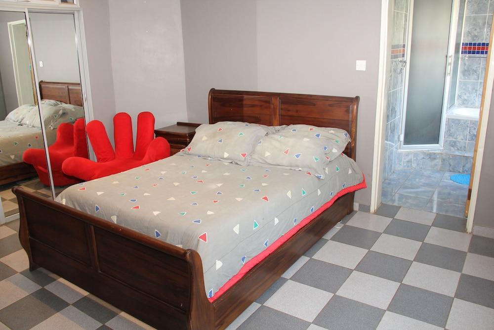 Borrowdale Ground Floor with Poolview