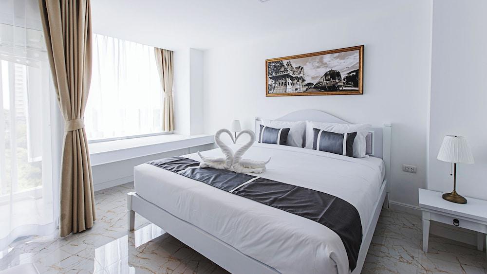 B2 Hua Hin Premier Hotel