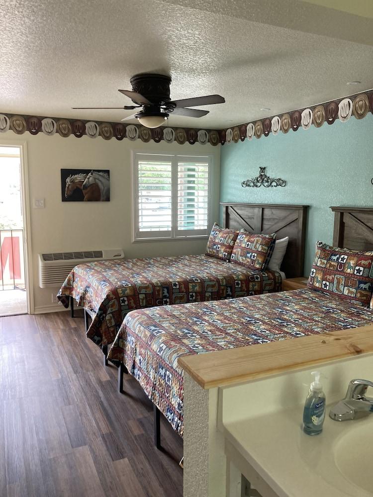 Horseshoe Riverside Lodge