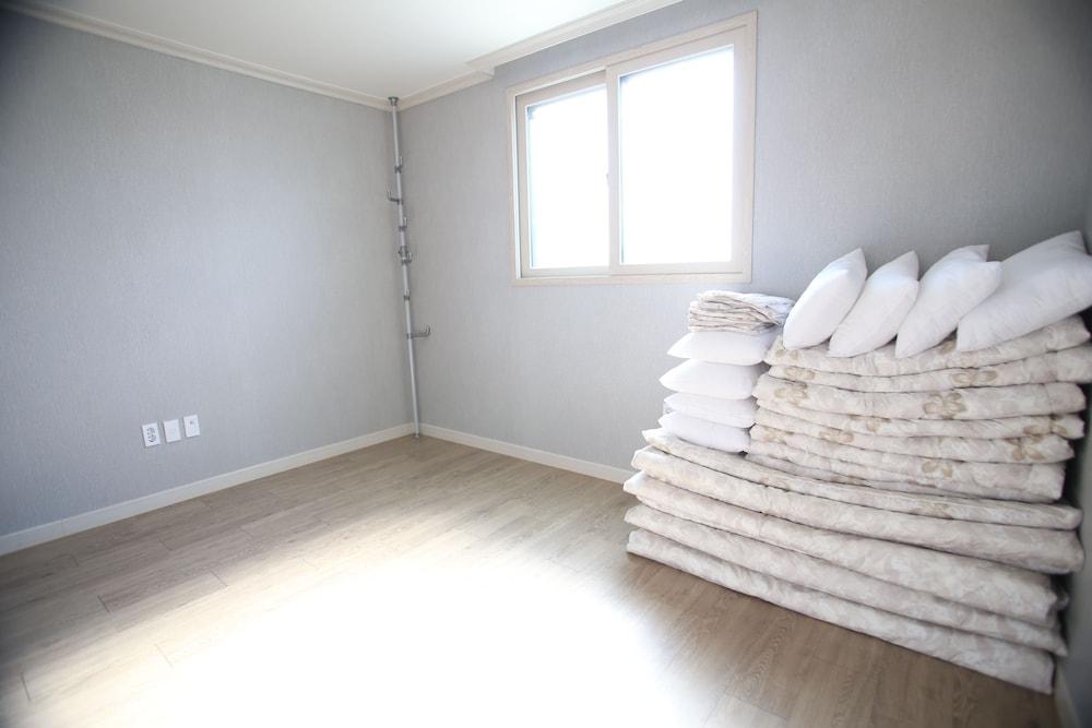 Namu Guesthouse & Pension - Hostel