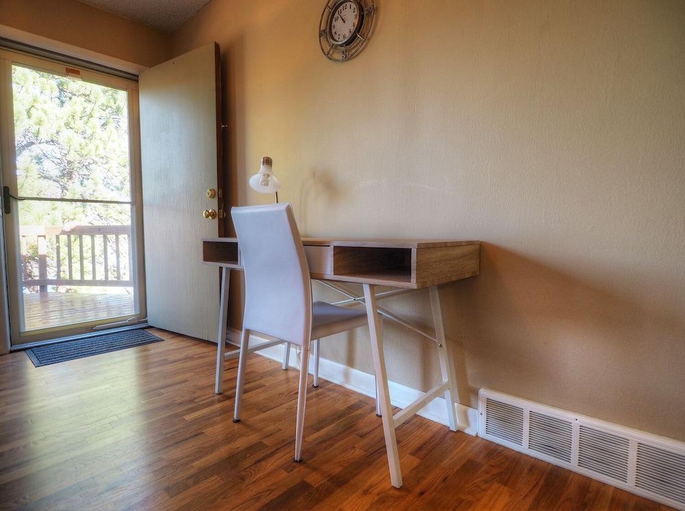 The Lake House - 3 Br Home