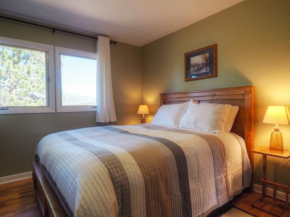 The Lake House - 3 Br Home