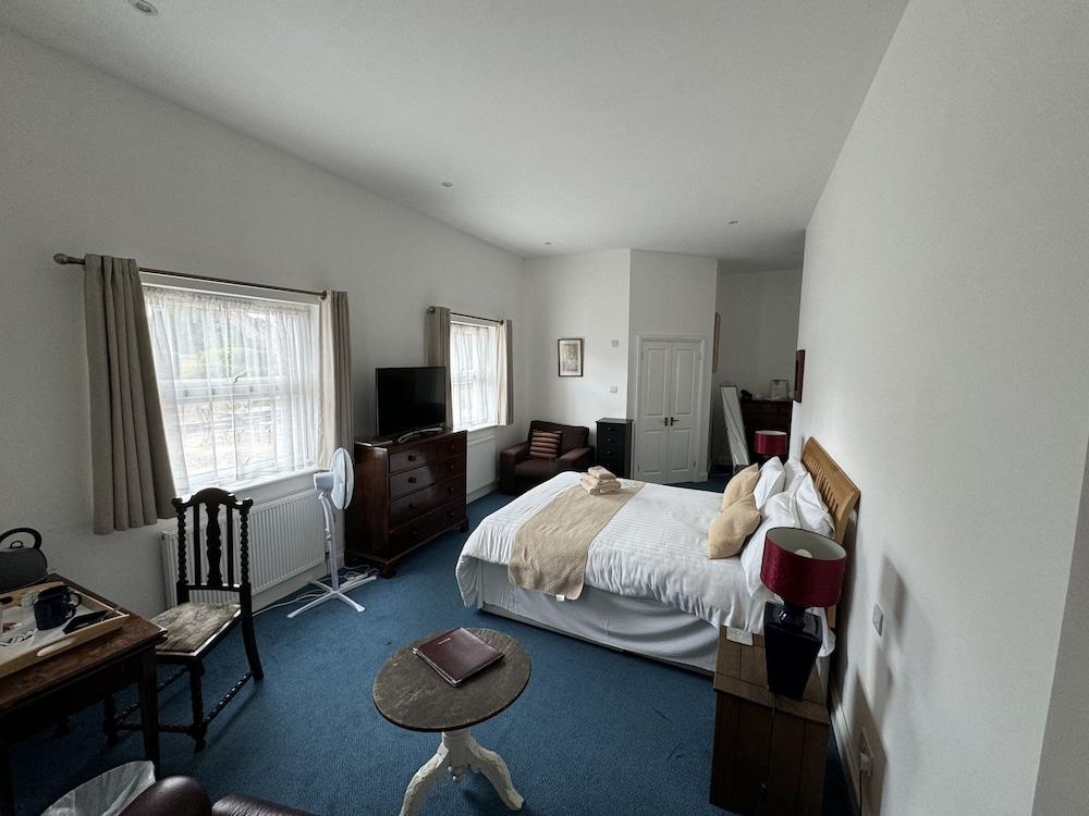 Hookwood Lodge London Gatwick