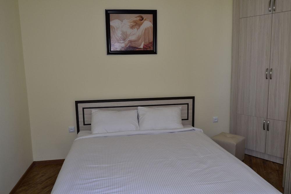 Tsovasar Family Rest Complex