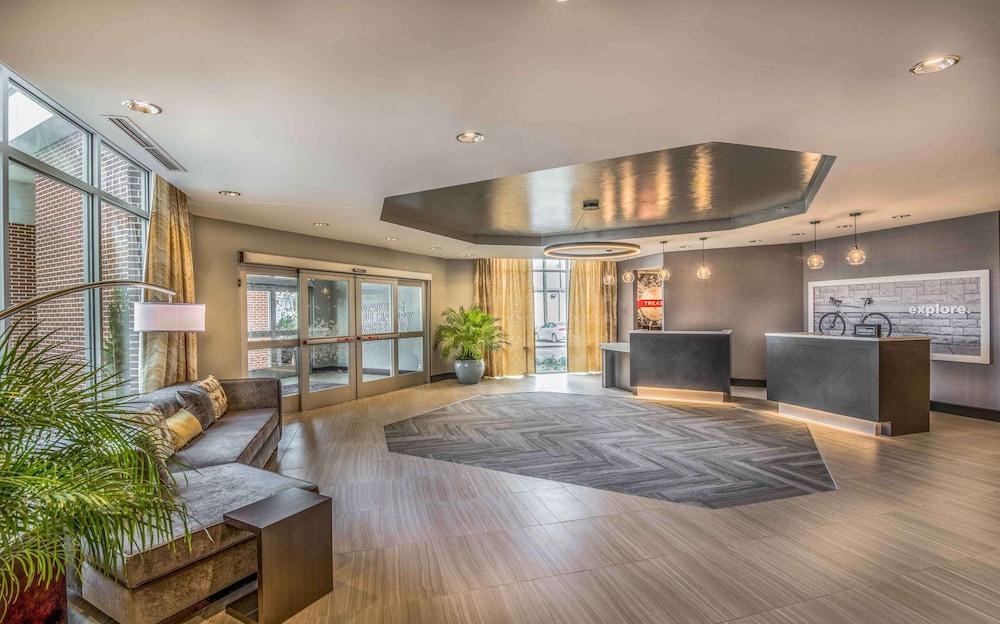 Hampton Inn & Suites Tallahassee Capitol - University