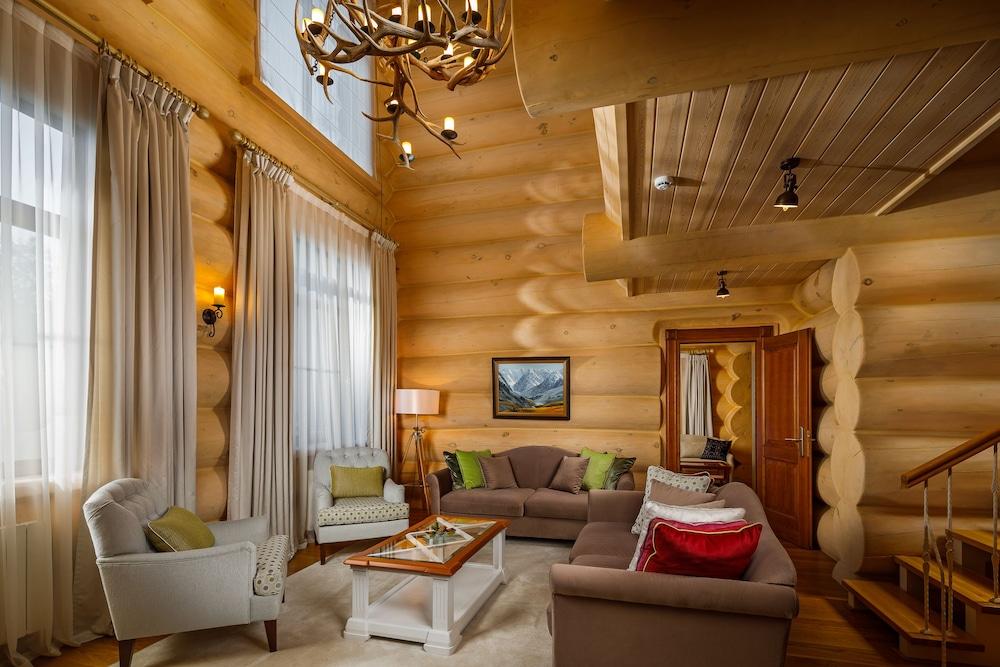 Altay Village Teletskoe