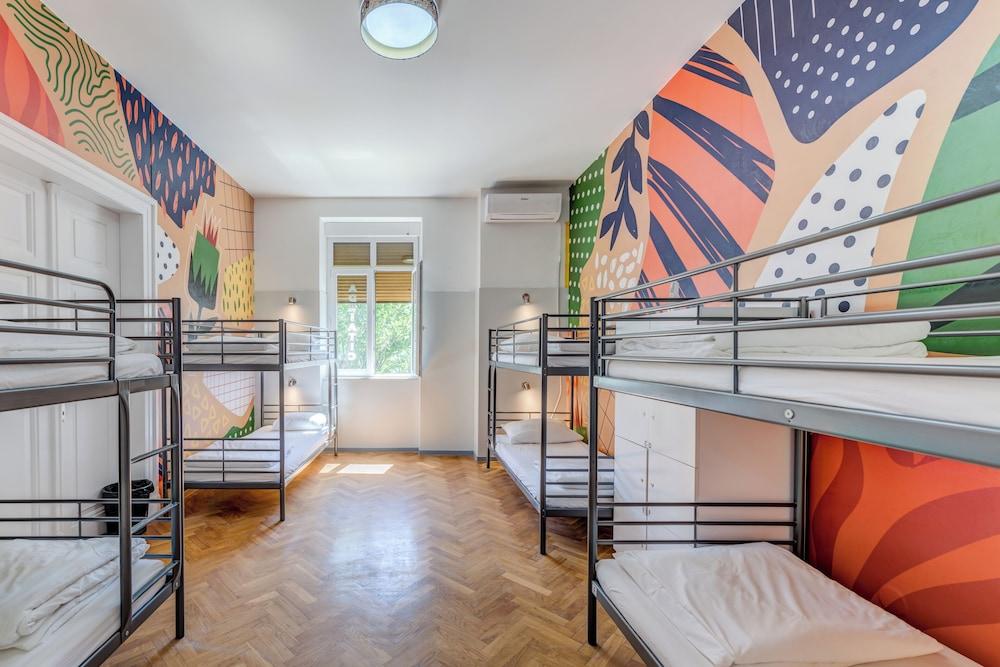 Hostel Colors of Adriatic - Youth Only