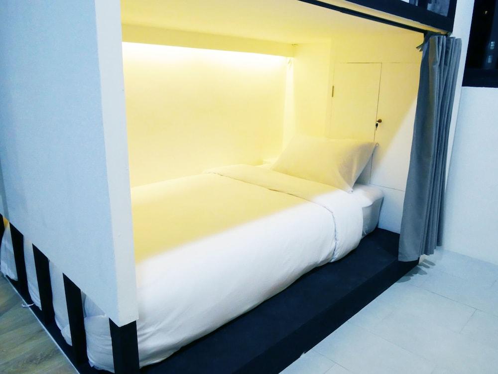 The Companion - Hostel