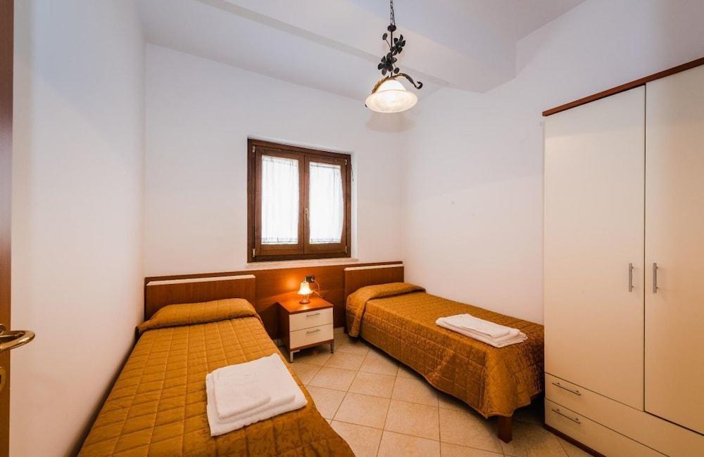 Villaggio Punta Alice Srl