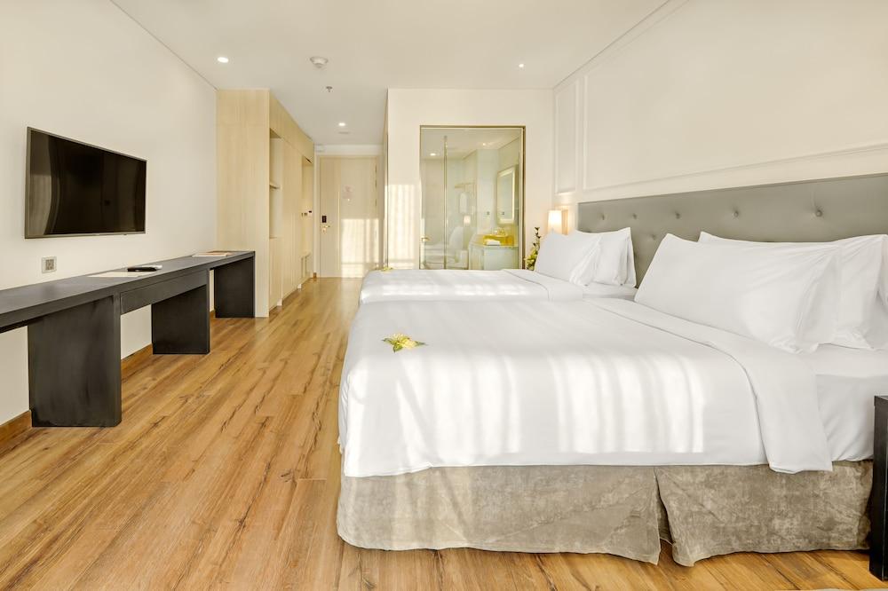 Wyndham Danang Golden Bay