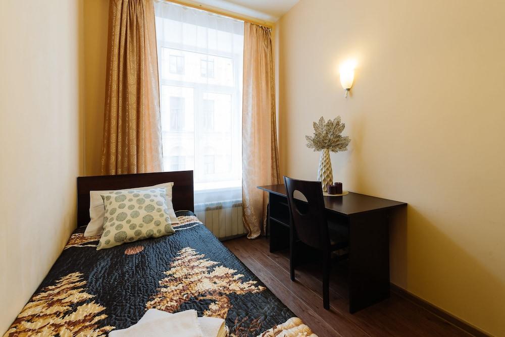 Diamond near Bridges Hotel