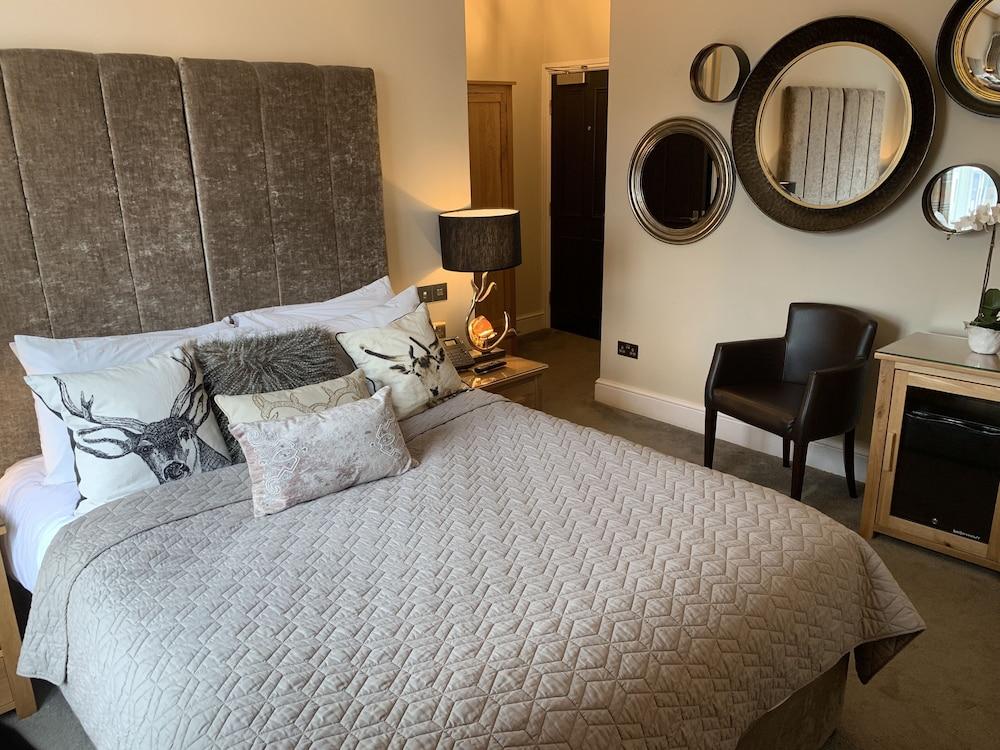 The Wheatsheaf Hotel Sandbach