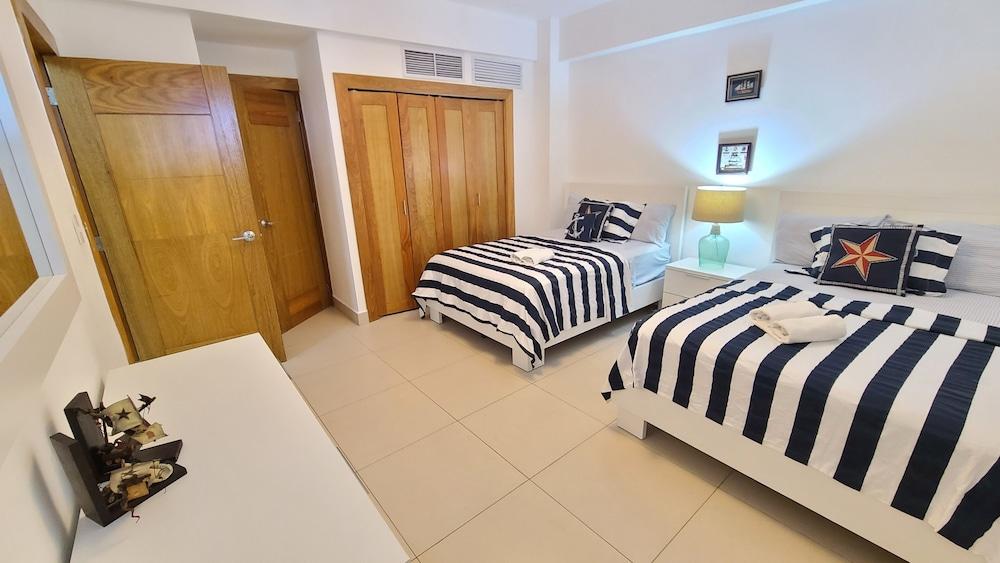 Las Olas by Destinos 1A