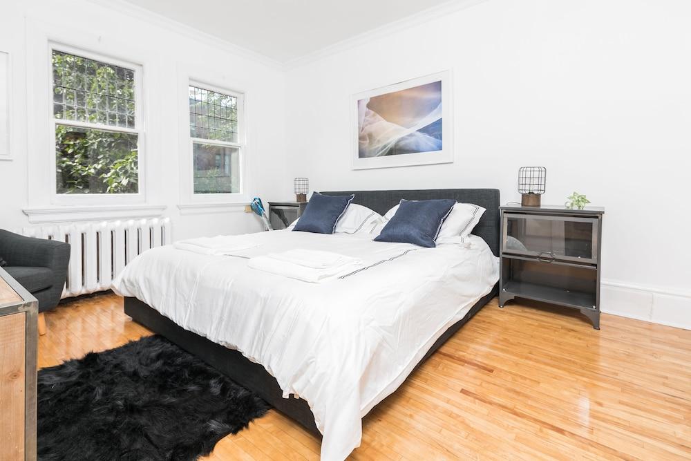 Applewood Suites - Bathurst & College