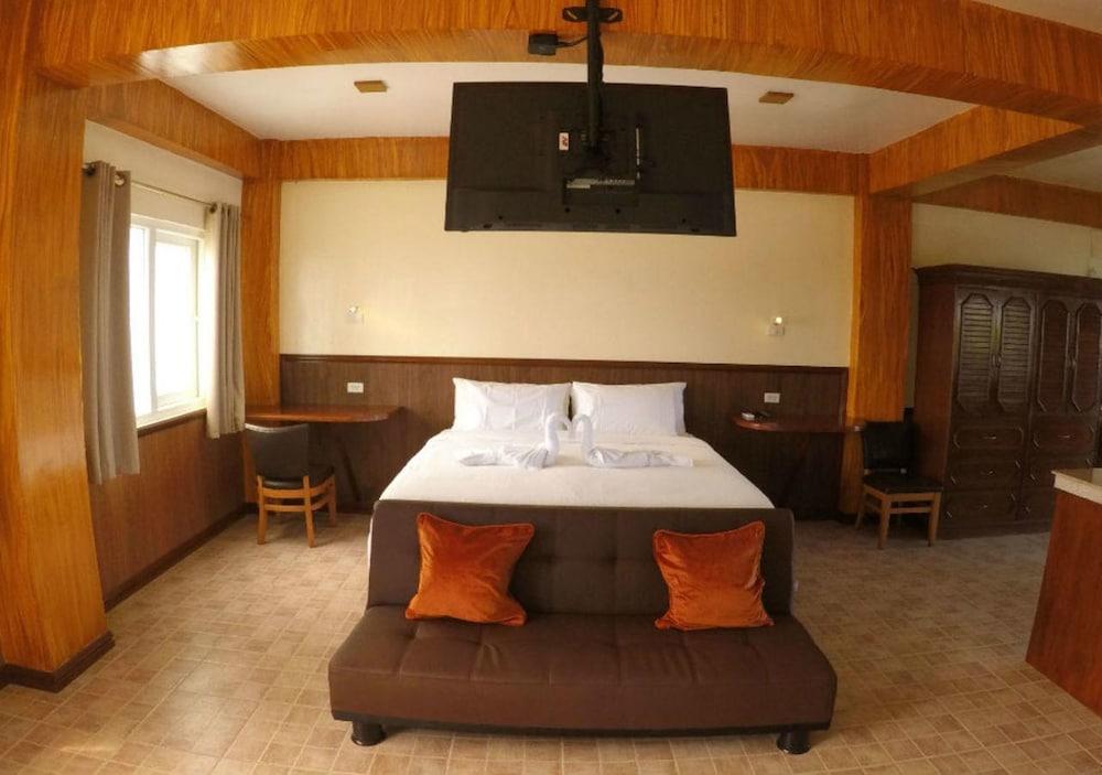 Monkey Beach Dive Resort