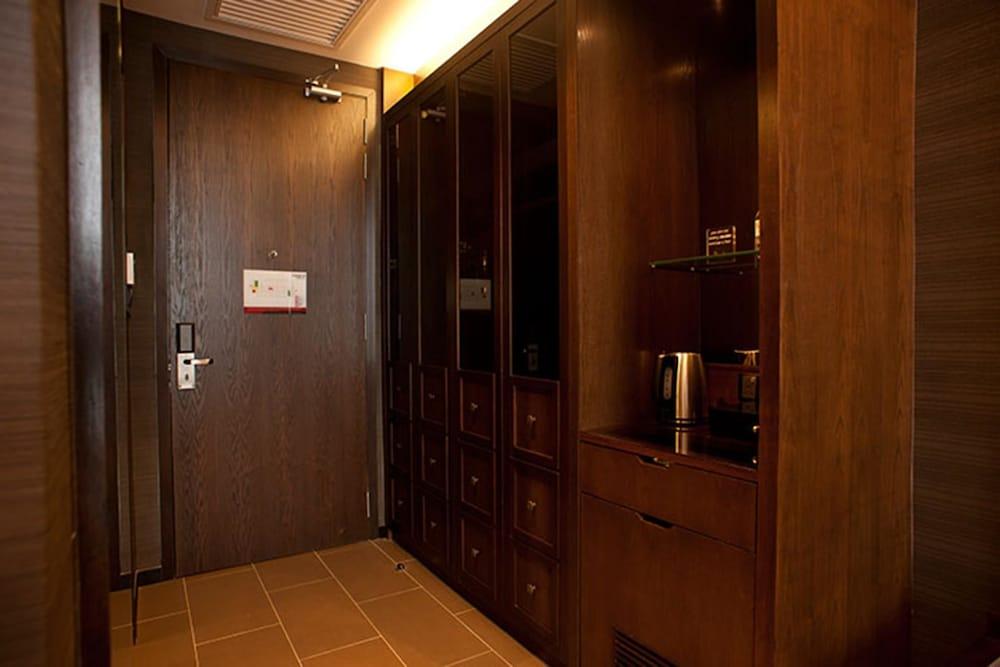 Vangohh Eminent Hotel & Spa