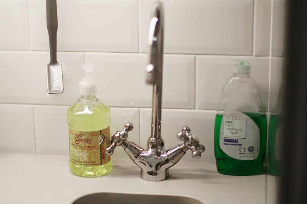 The London Agent Hyde Park King Bed