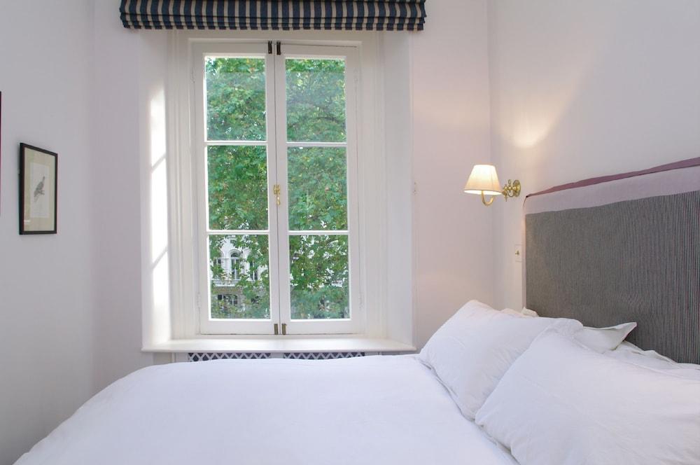 The London Agent Hyde Park King Bed