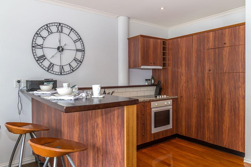 Premium 1BR Apartment at Princes Wharf