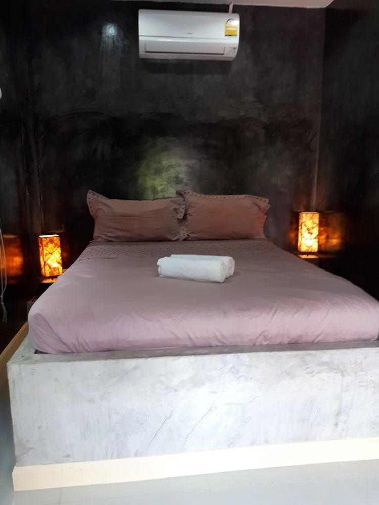 The Beach House Bungalows