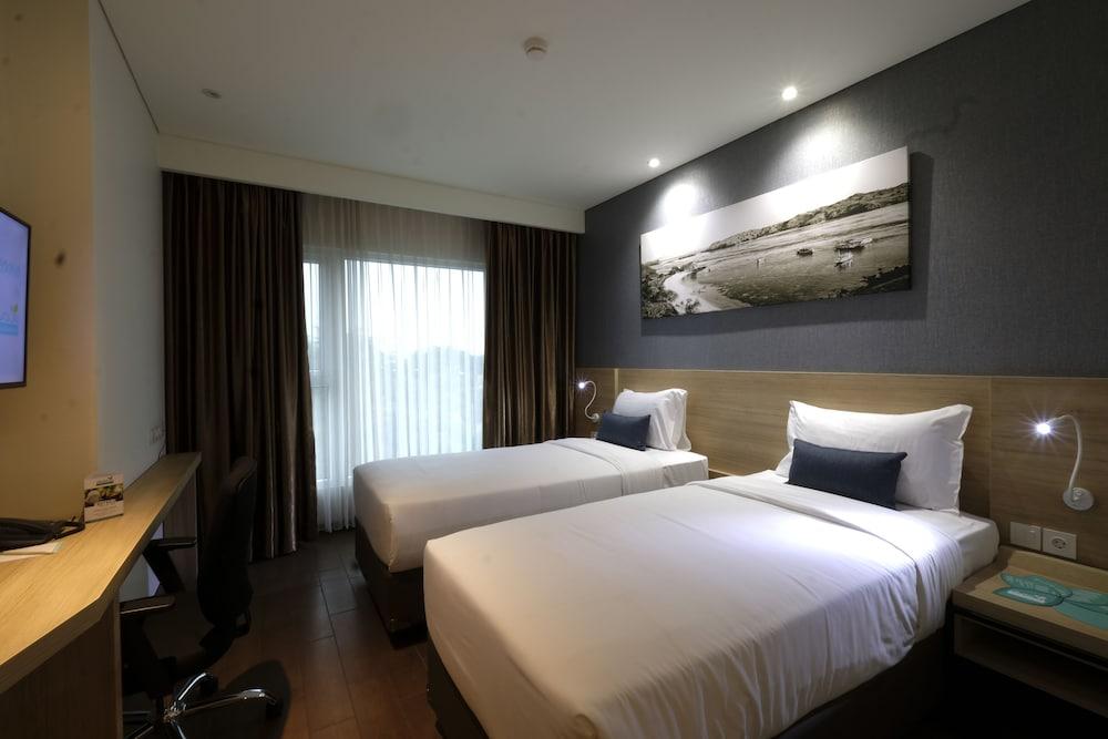 Hotel AYOLA Lippo Cikarang