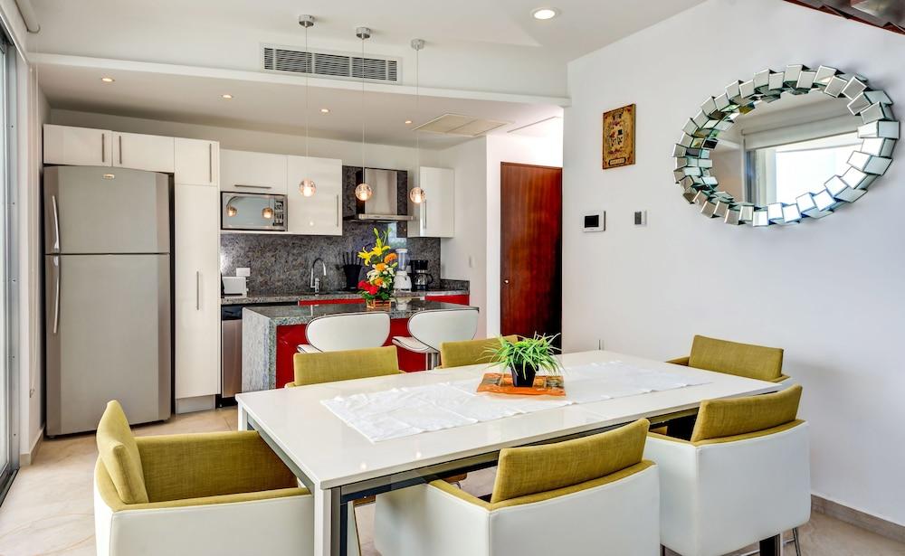 Penthouse Skyline 2BR 2BathR & Balconies