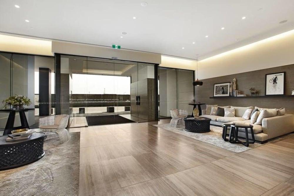 Melbourne Docklands Concavo Seaview Apartment