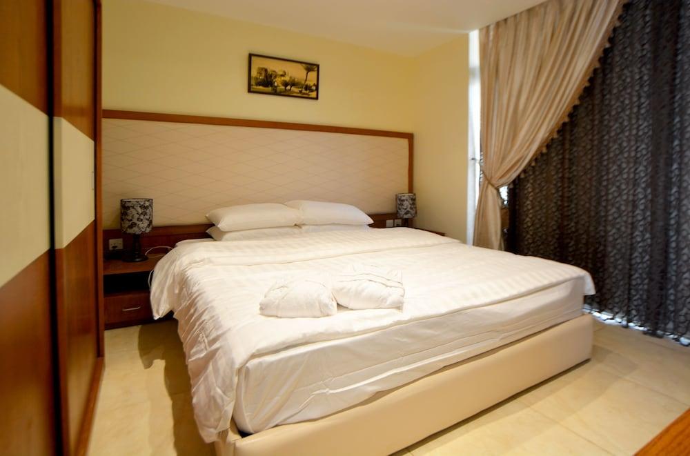 Public Security Hotel & Chalets